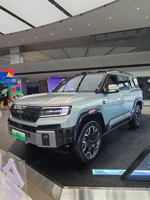 重庆19比亚迪方程豹硬派越野的爆款，英菲尼迪35周年与你共成长